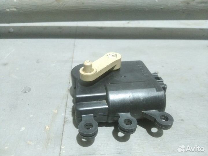 Моторчик заслонки отопителя Mazda 6 2007-2013