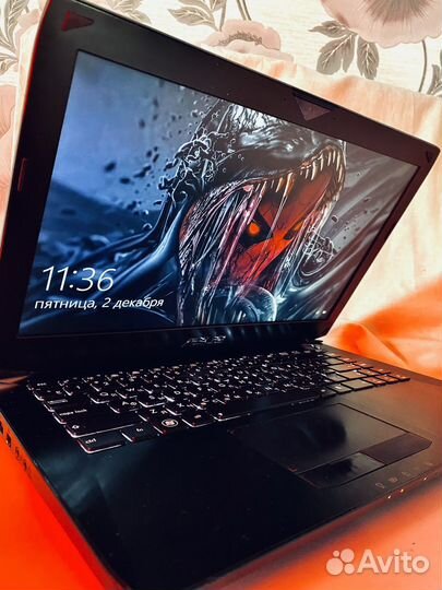 Игровой, 8 ядер i7, мощный и быстрый ноутбук