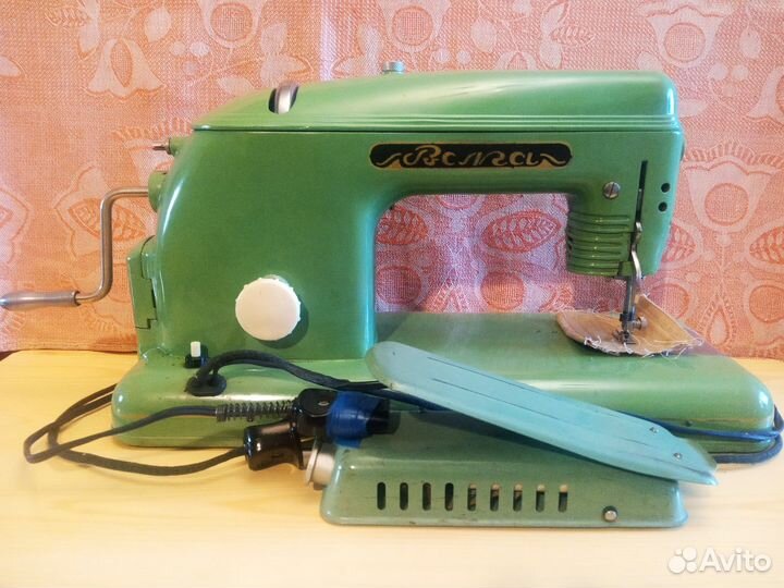 Швейная машинка Волга электрическая