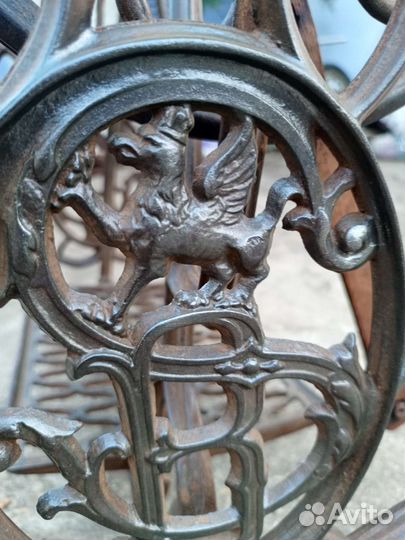 Чугунная станина с Грифоном