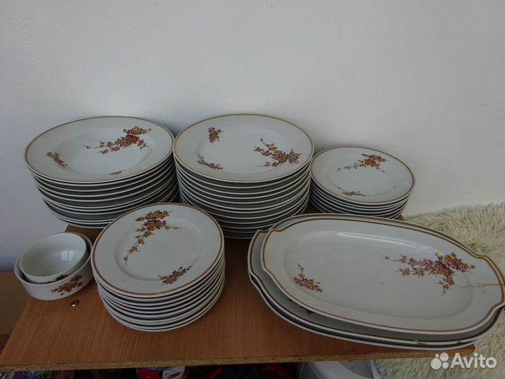 Сервиз Столовый гдр 63 предмета Henneberg Porzella