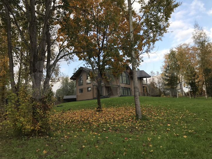 Дом 315 м² на участке 18,7 сот.