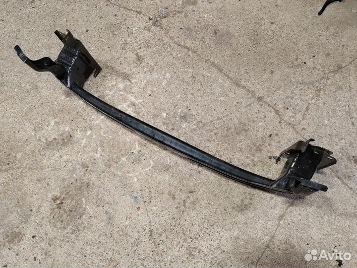 Усилитель переднего бампера Skoda Karoq 2019