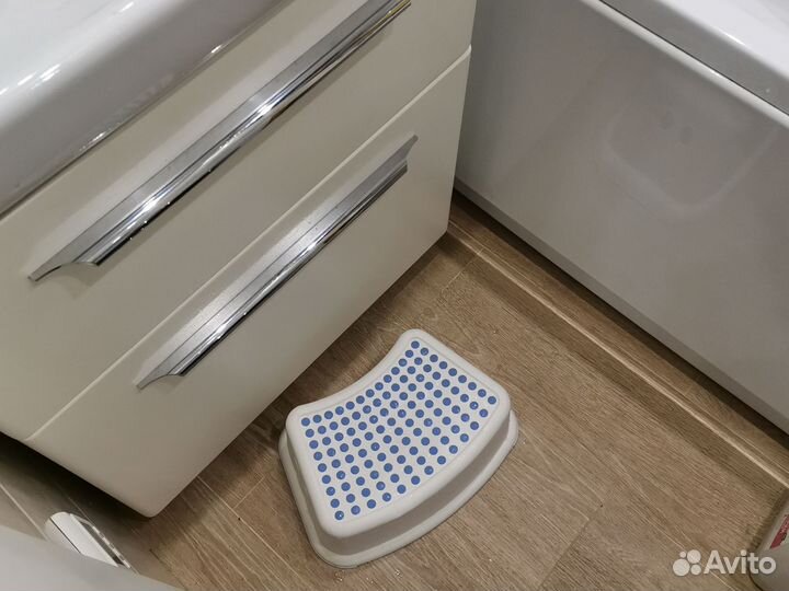 Подставка для ребёнка к раковине или унитазу IKEA