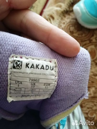 Кроссовки для девочки