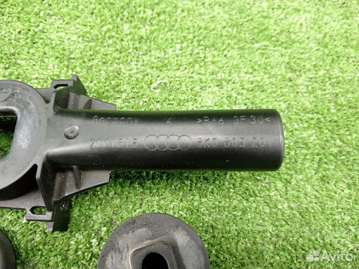 Крепление радиатора нижнее VAG Audi A5 8T A4 B8