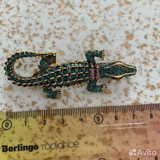 Брошь крокодил