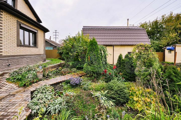 Коттедж 200 м² на участке 20 сот.