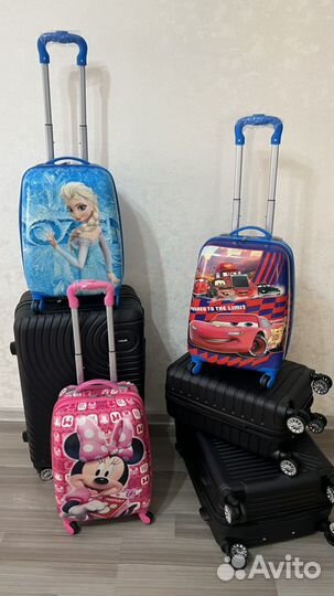 Чемодан на колесах детский новый