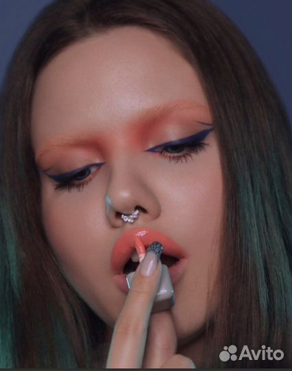 Блеск для губwetkisses ne blednaya by gev mua