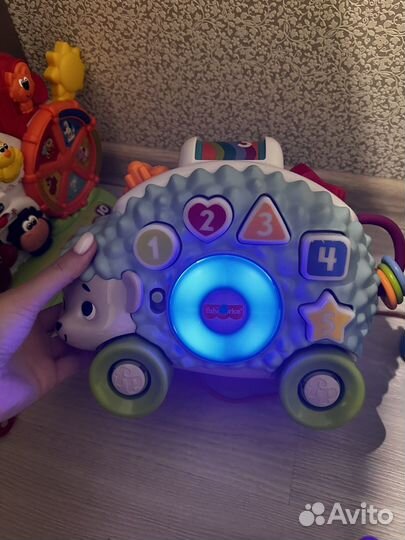 Развивающие игрушки fisher price chicco