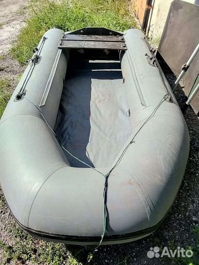 Лодка с мотором