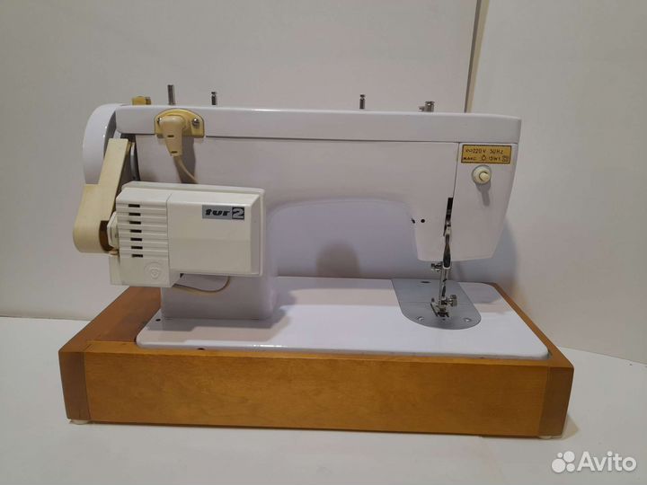 Швейная машинка Чайка 132м