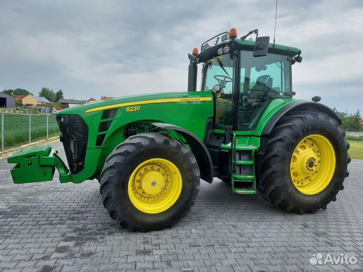 Трактор John Deere 8230, 2010