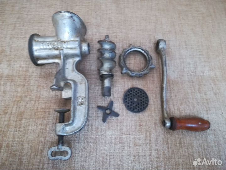 Мясорубка ручная чугунная касли. СССР. 1963 г