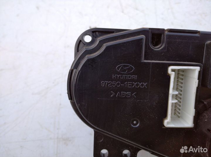 Блок управления отопителем Хендай Верна Акцент 3