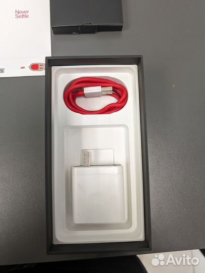 OnePlus 11, 16/256 ГБ