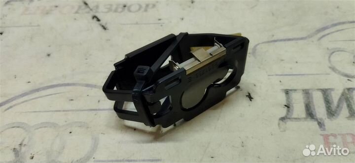 Кронштейн (сопут. товар) Audi Q7 2005