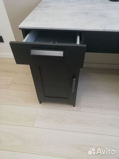 Письменный стол Brimnes IKEA 120x65 см,черный