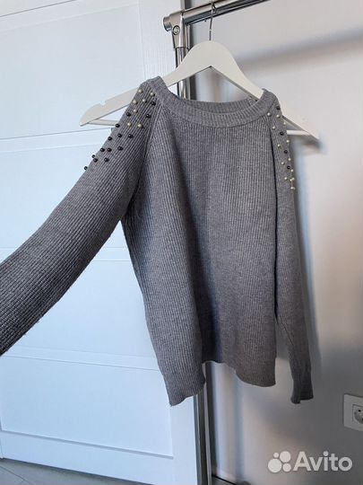 Джемпер женский, с разрезами на плечах