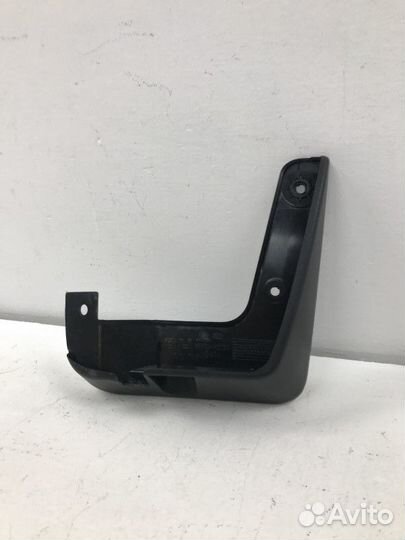 Брызговик передний правый Hyundai Solaris 2