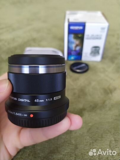 Объектив Olympus 45 f 1.8