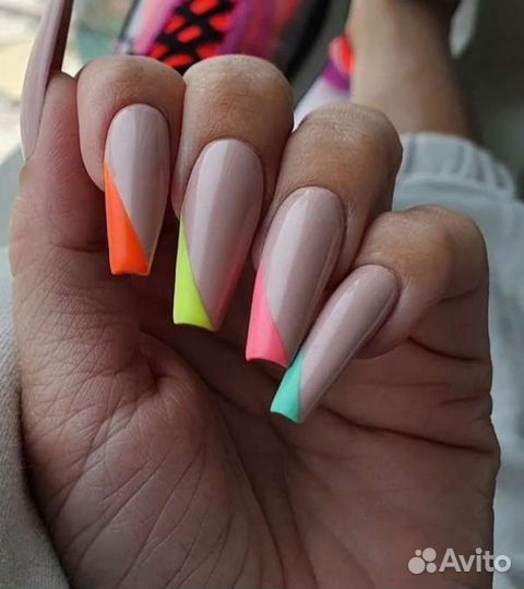 Наращивание ногтей, маникюр