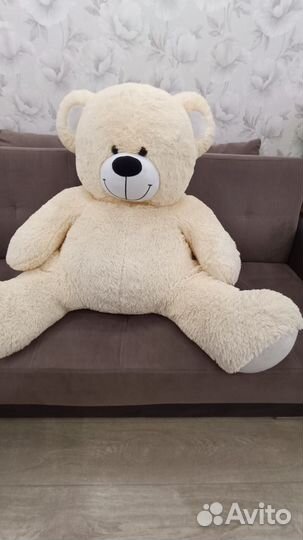 Большой плюшевый мишка