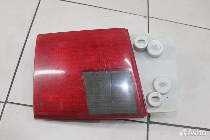 Фонарь задний внутренний левый Audi 100 C4