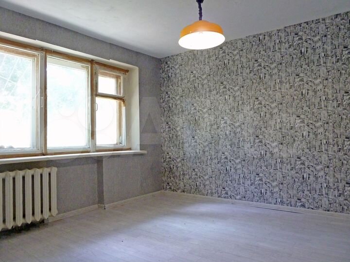 Комната 27,3 м² в 2-к., 1/5 эт.