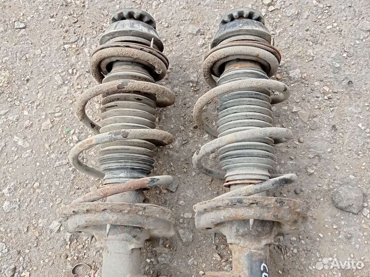 Передние стойки Hyundai solaris 1