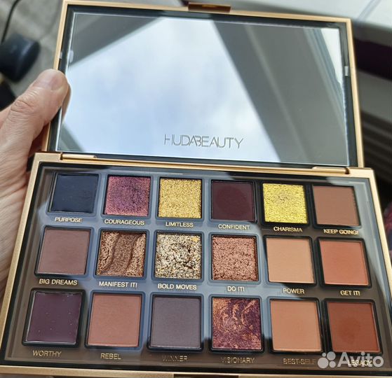 Палитра теней, Huda beauty empowered