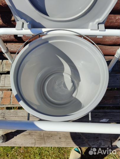 Санитарный стул