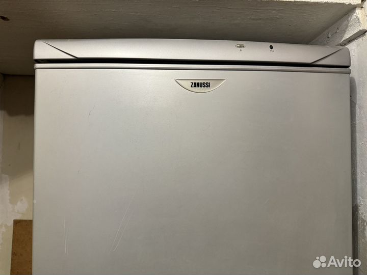 Холодильник zanussi