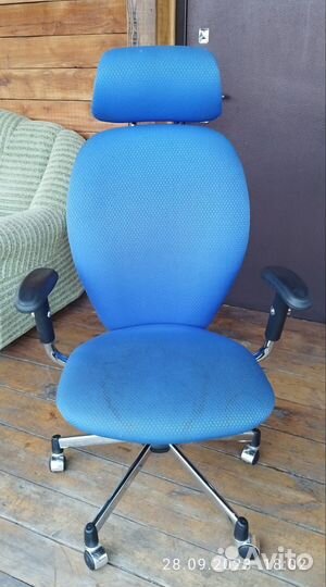 Офисное кресло Бюрократ