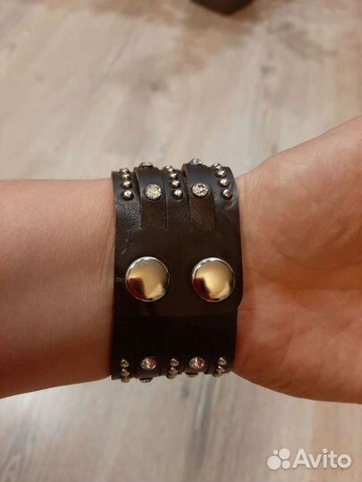 Кожаный браслет женский