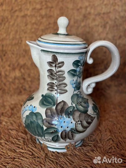 Глиняный кувшин большой