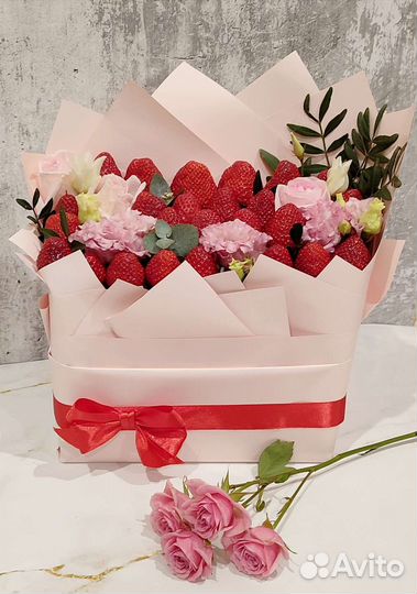 Клубничный букет