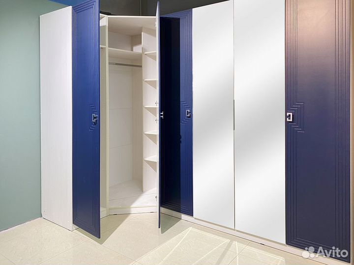 Шкаф угловой