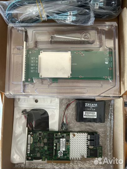 LSI Logic megaraid SAS LSI 9361-8i 2GB + CVM02 8g