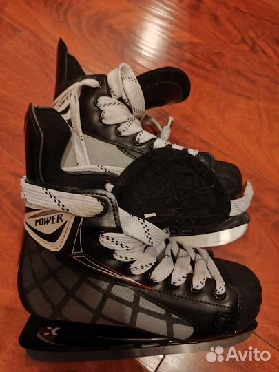 Хоккейные коньки р. 36