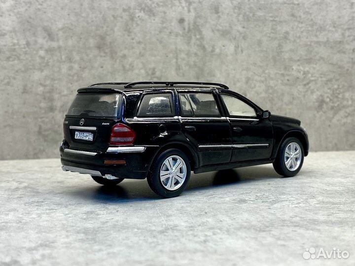 Коллекционнная модель Mercedes-Benz GL500 1:43