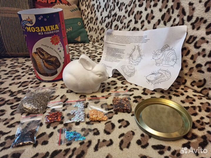 Кролик. Мозаика из пайеток