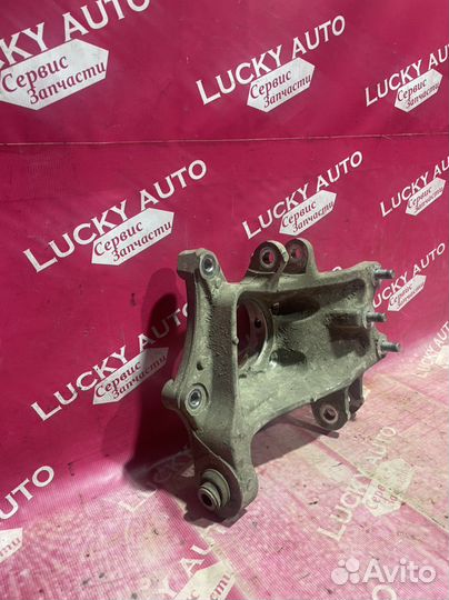 Кулак задний левый Hyundai Santa Fe 4