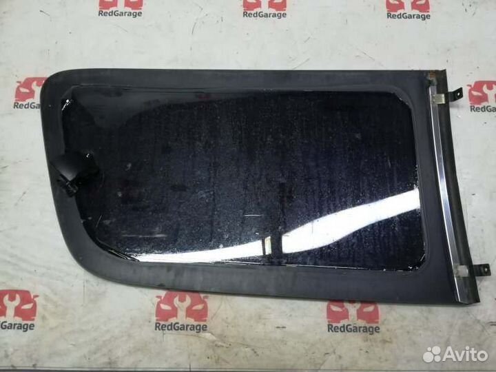 Стекло боковое заднее правое Hyundai Starex A1
