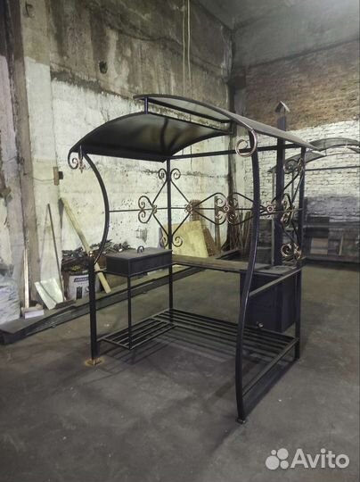 Мангал с крышей и печью под казан