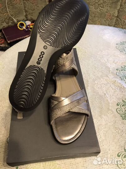 Босоножки Ecco новые кожа