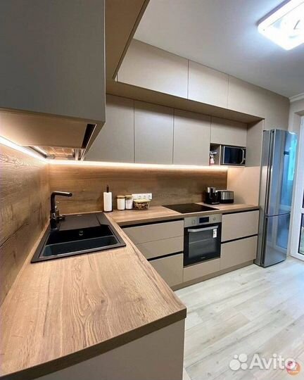 Кухня новая стильная