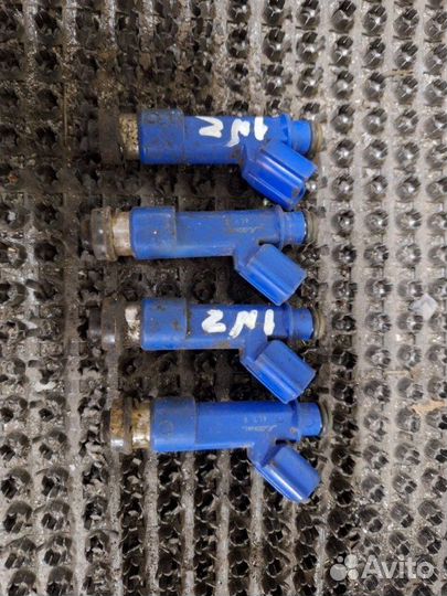 Форсунка топливная Toyota Probox NCP55 1NZ-FE 2004