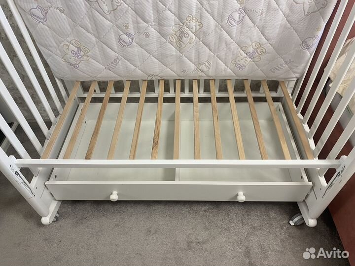 Детская кроватка